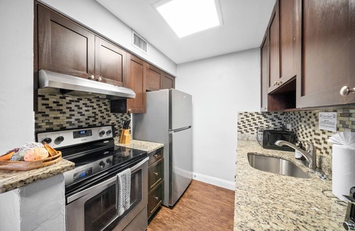 Central Oakland Park Apartamento | The Victor Apartments by Lowk