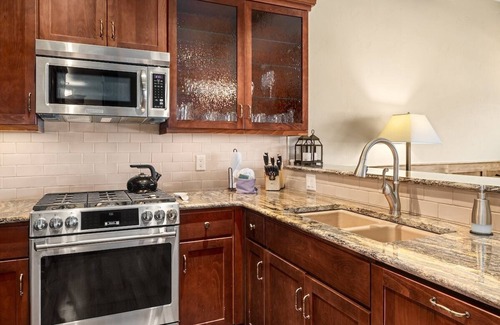 Downtown Steamboat Springs Condominio | The Victoria 4 1 Bedroom Condo by RedAwning