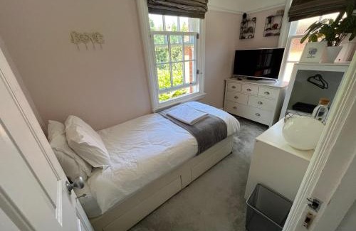 Surbiton Hill Casa | The Victorian Rooms