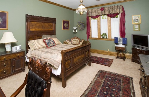 Bellevue Cama Y Desayuno | The Victorian Tudor Inn