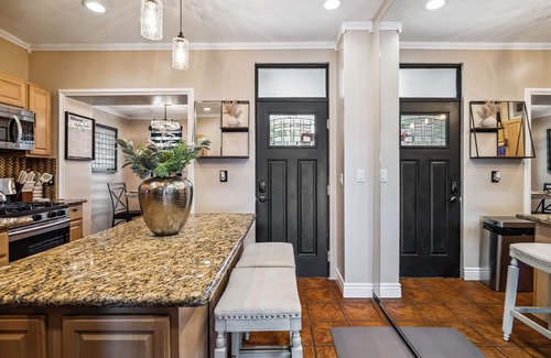 Pittsburgh Casa | The View 412