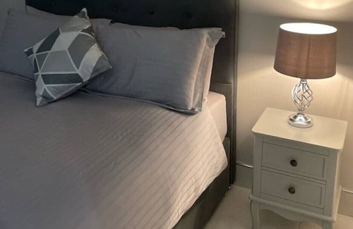 Newry Apartamento | The View Apartment 2 - Luxury Open Plan Apartment with City Views
