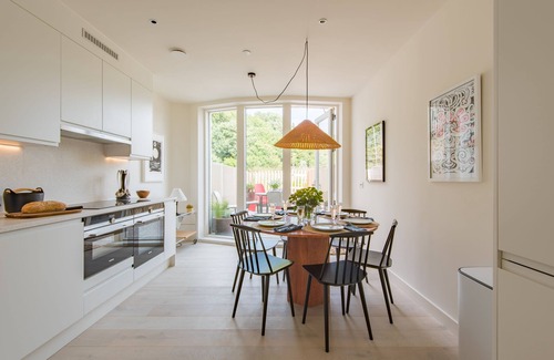 Folkestone Casa | The View at Shoreline - a holiday let by Bloom Stays that sleeps 4 guests in 2 bedrooms