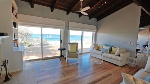 Bermagui Casa | The view Impressive beachfront home Bermagui