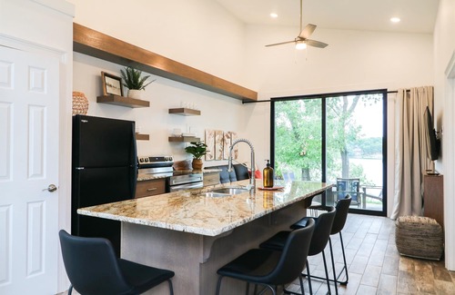 Grove Cabina | The View on Grand Epic Lake Views Modern Luxury
