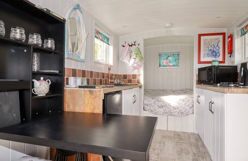 Callington Cabaña | THE VIEW, pet friendly, character holiday cottage in Callington