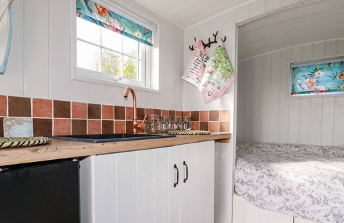 Callington Cabaña | THE VIEW, pet friendly, character holiday cottage in Callington