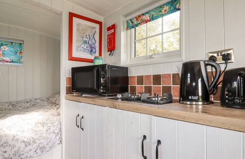 Callington Cabaña | THE VIEW, pet friendly, character holiday cottage in Callington
