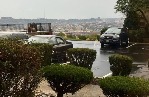 East Price Hill Casa | ❤️ 🏙 The View-Stylish Interior- Min to downtwn 🌃 ❤️