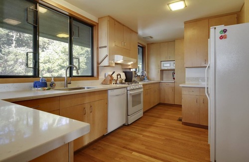 Cannon Beach Casa | The Viewpoint - Oceanfront! - Beachcomber Vacation Homes