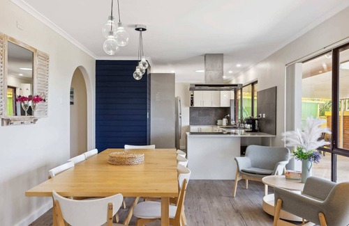 McCracken Casa | The Views Beach House, Pet friendly, WiFi