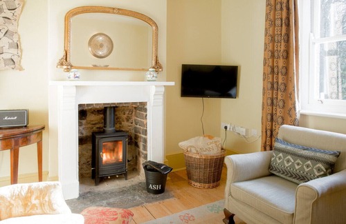 Coberley Casa | The Villa - Rustic Chic 3BD with Private Garden!