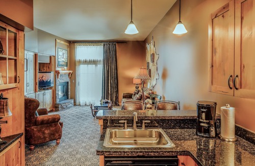 Big Sky Cabina | The Village Center at Big Sky Resort