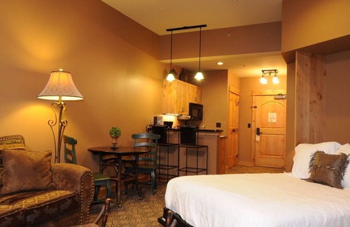 Big Sky Cabina | The Village Center at Big Sky Resort