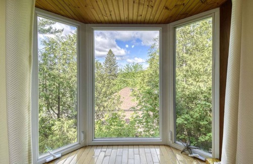 Saint-Faustin-Lac-Carre Casa | The Village Chalets – Hot Tub, Pool Table & Private Lake Access