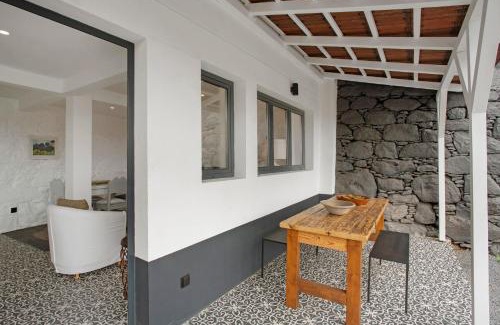 Canico Chalet De Esquí | The Village Loft
