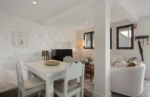 Canico Chalet De Esquí | The Village Loft