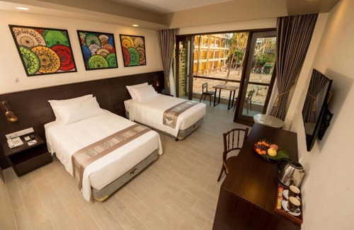 Ngwe Saung Hotel | The Village Resort