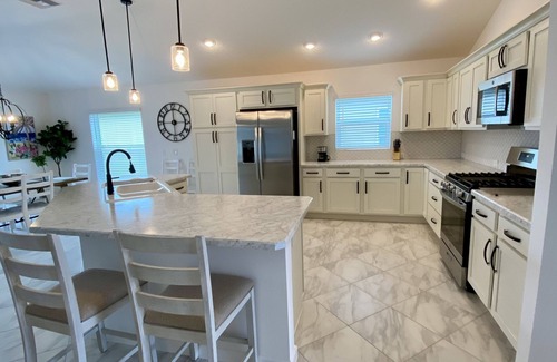 Wildwood Casa | The Villages 3 bed/3 Kings, Private, Coastal decor, 1 min to Rec cntr & Pickleba