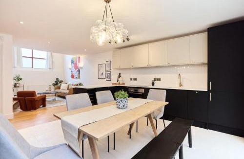 Abbey Road Casa | The Violet Hill Haven - 3BDR Home with Garden