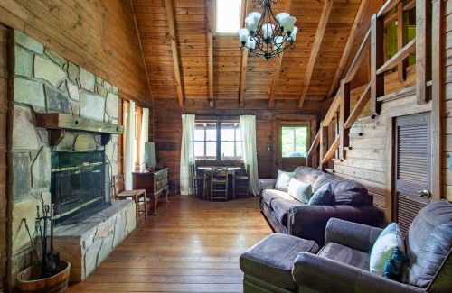 Sevierville Casa | The Vision Mtn View Hot Tub Wood Fireplace