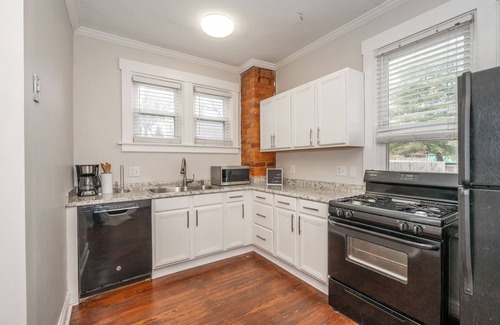 Hyde Park Condominio | The Vista View Villa 1 – Amazing Getaway for 2! 10 Min to Downtown