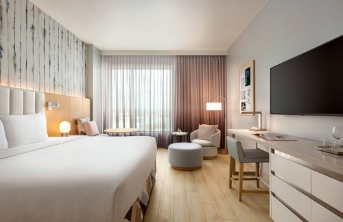 Anaheim Resort Hotel | The Viv Hotel, Anaheim, a Tribute Portfolio Hotel