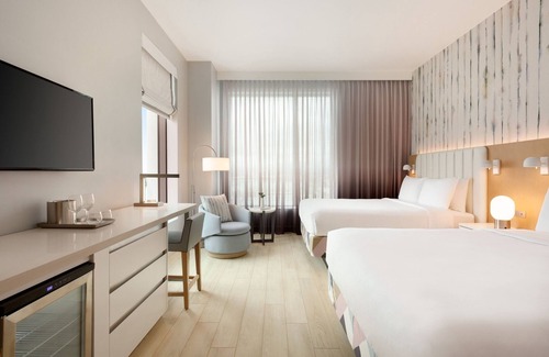 Anaheim Resort Hotel | The Viv Hotel, Anaheim, a Tribute Portfolio Hotel