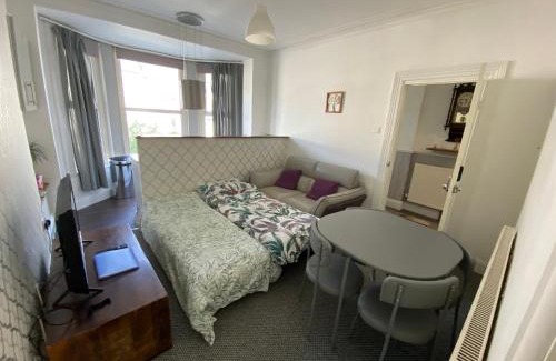 Stoke Apartamento | The Walnut Suite lovely one bedroom flat in Stoke.