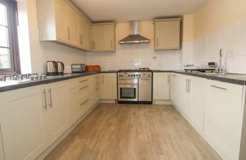 Craven Arms Casa | THE WALTON, family friendly, with pool in Ludlow