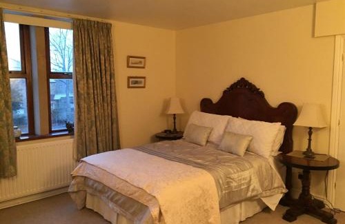 Birch Vale Cama Y Desayuno | The Waltzing Weasel B&B