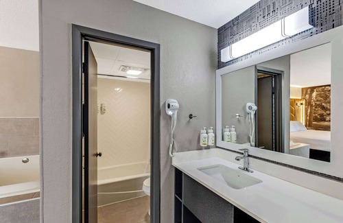 Gatlinburg Hotel | The Wander Hotel, a Ramada by Wyndham