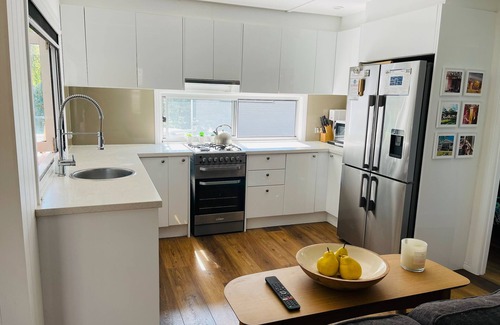 Brisbane Waterfront Casa | The Warehouse Island Retreat - a Beautiful Home With Great Amenities!