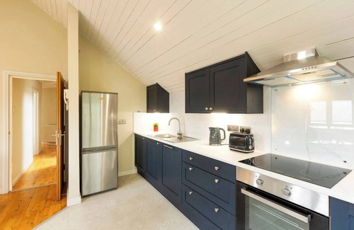 Belfast City Centre Apartamento | The Warhol - 2 bd Loft Style Ap. Ultra Fast WIFI