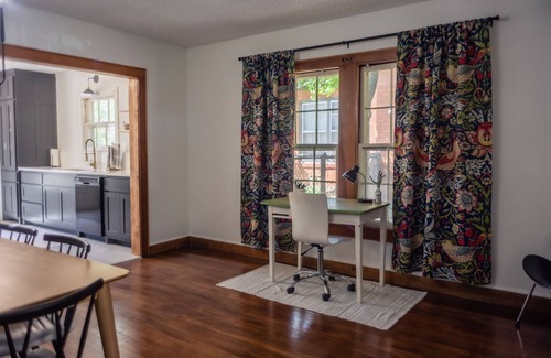 Stephenville Casa | The Warmer Place - Charming Bungalow near TSU