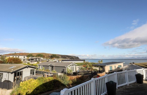 Mynytho Cabaña | THE WARREN D24, pet friendly, country holiday cottage in Abersoch