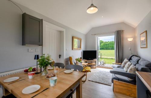 Abbess Roding Casa | The Warren