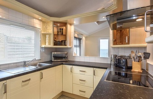 Mynytho Cabina | THE WARREN S15, family friendly, luxury holiday cottage in Abersoch