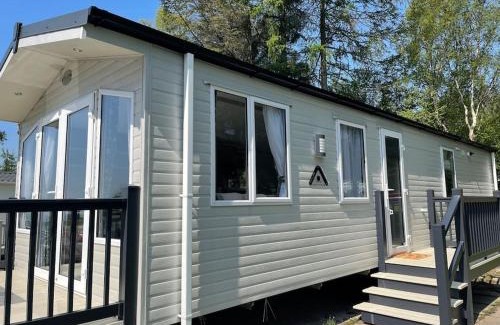 Swarland Apartamento | The Warrens - 2 bed caravan for 4 & private hot tub