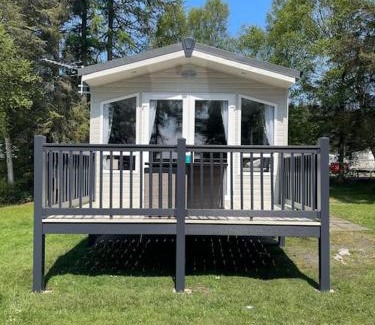 Swarland Apartamento | The Warrens - 2 bed caravan for 4 & private hot tub