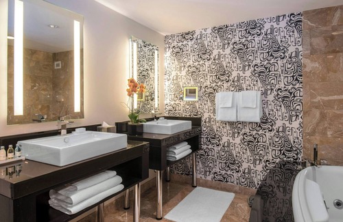 Rittenhouse Row Hotel | The Warwick Hotel Rittenhouse Square Philadelphia