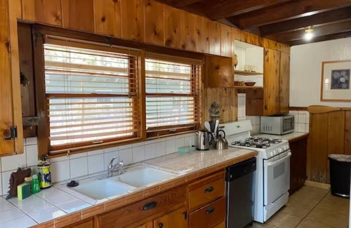 Tahoe Island Casa | The Washoe 3 bedroom Family unit(pets welcome)