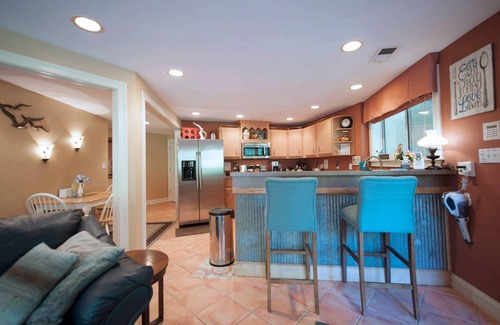 Pendleton Casa | EL PASEO DE LA CASCADA Y EL RETIRO DE LAS COLINAS, DORMIR 12+, 4BR * 2BA