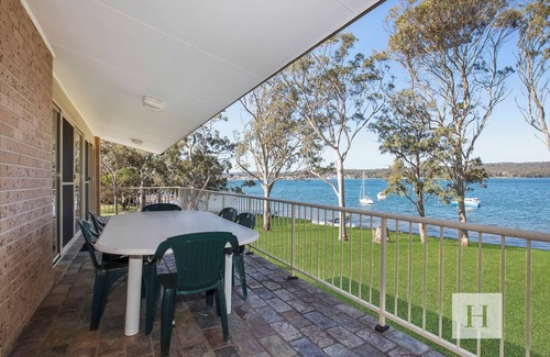 Gwandalan Casa | The Waterfront - Close to shops, club, boat ramp!