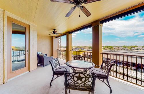 Horseshoe Bay Apartamento | The Waters Condo Building 3 - The Cape on the Lake