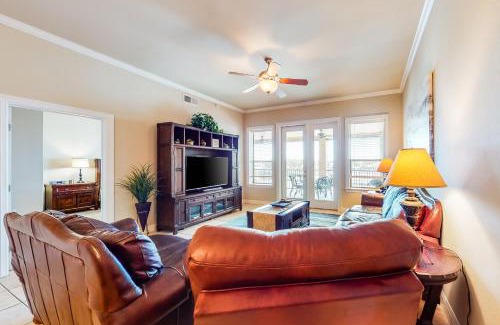 Horseshoe Bay Apartamento | The Waters Condo Building 3 - The Cape on the Lake