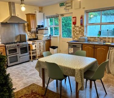 Westport Cama Y Desayuno | The Waterside B&B