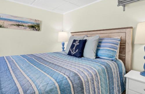 Airlie Casa | The Waterway 406 by Sea Scape Properties