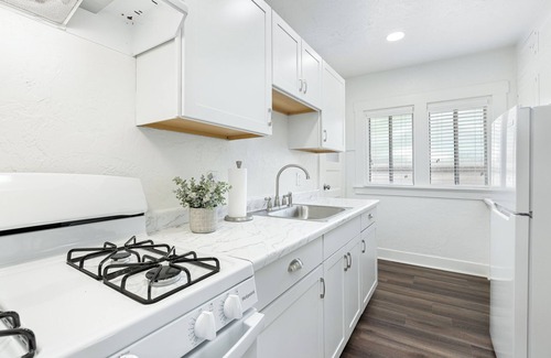 Visalia Casa | The Watson House near Kaweah Health Hospital