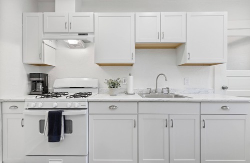 Visalia Casa | The Watson House near Kaweah Health Hospital